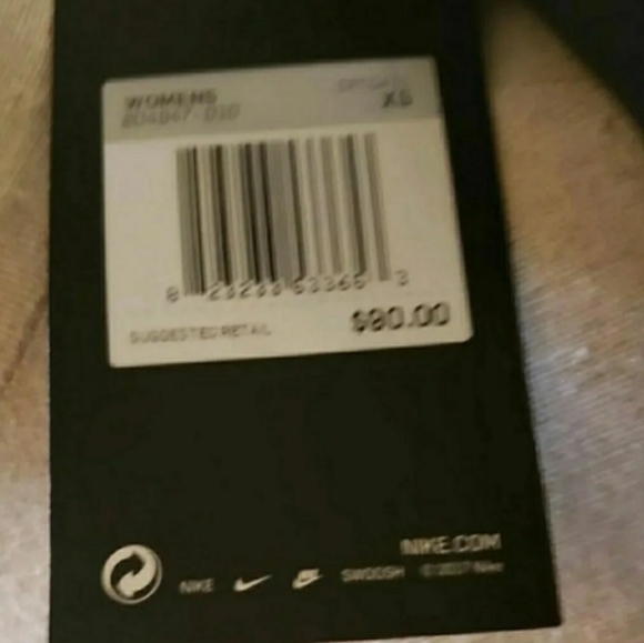 Nike - Picture 3 of 3